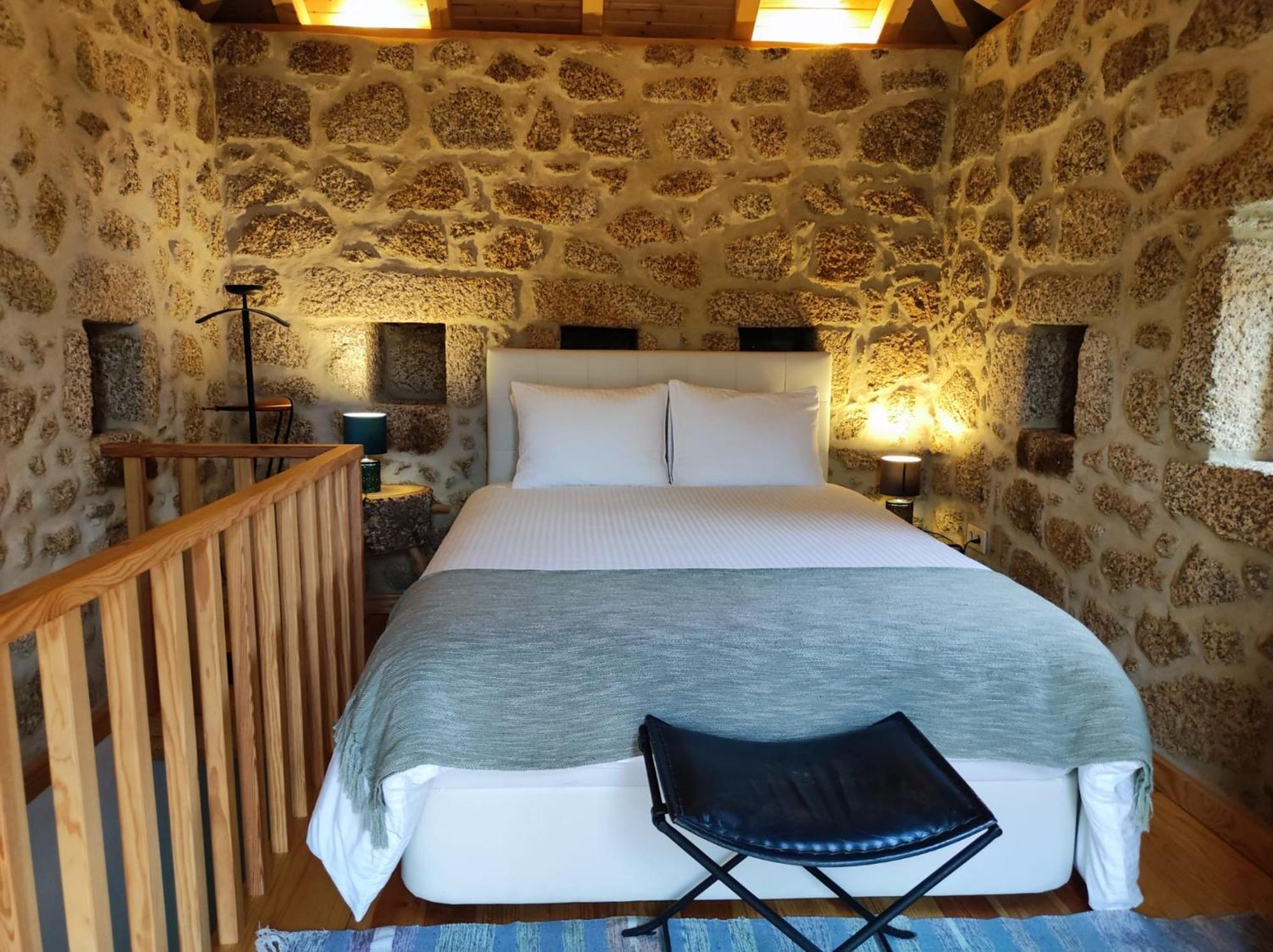 Quinta De Sao Pedro De Vir-A-Corca Em Monsanto Bed & Breakfast Exterior photo